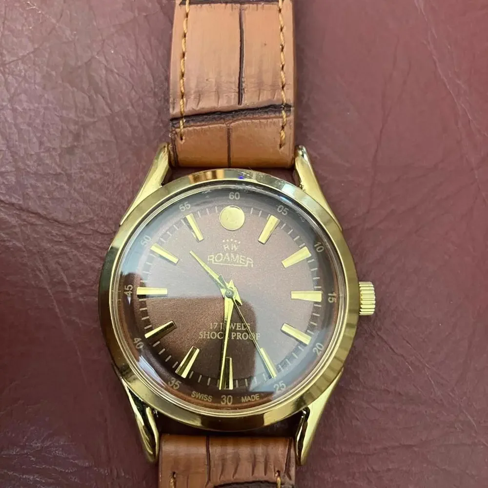 💁🏽‍♂️‎ Vintage Roamer hand wind 1970s Vintage Gold and Brown Men's Watch